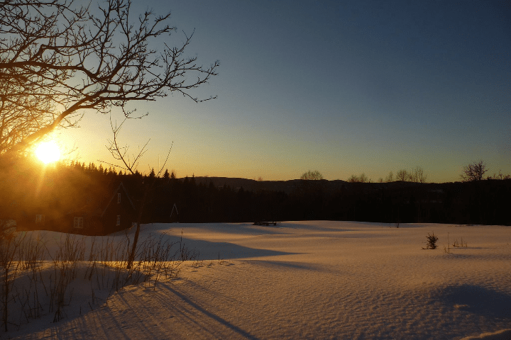 A photo showing the sunrise in Norway