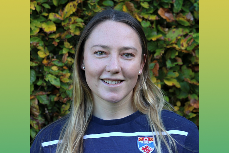 Lauren Charter, 2021 winner of the Head of School Prize from the School of Management, with autumn leaves in the background