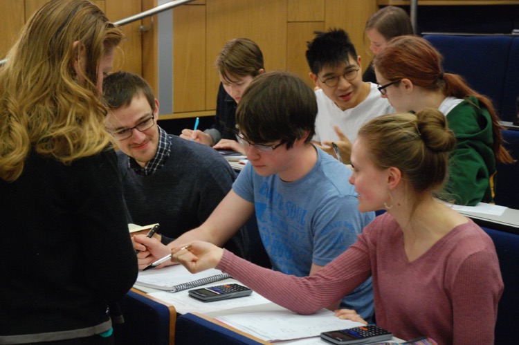 First-year students at a problem-solving workshop.