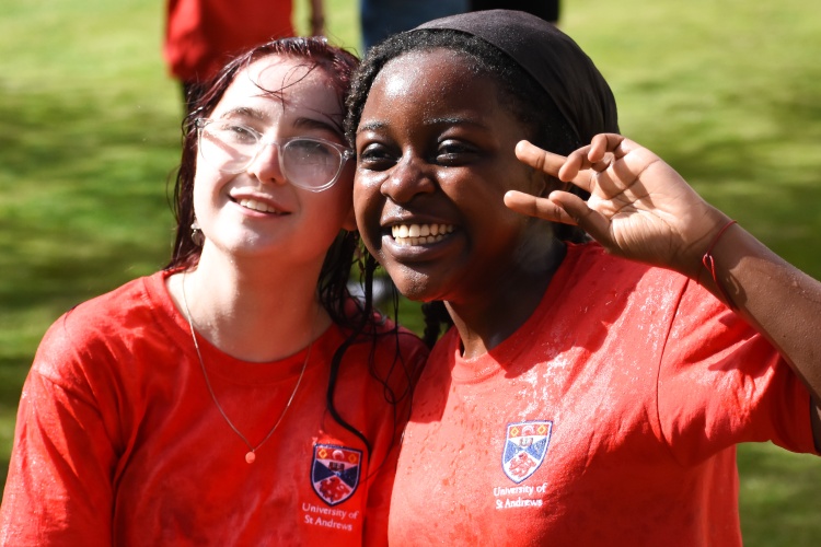 Sutton Trust Summer School students making friendships.